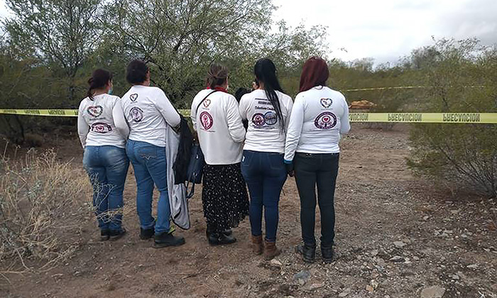 Localizan Buscadoras restos humanos en la carretera a Hermosillo-Guaymas