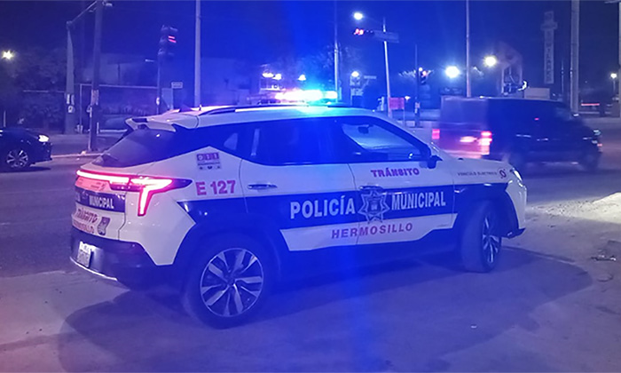 Arrestan a mujer por agredir a policías en la colonia La Campiña