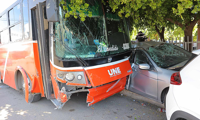 Deja choque múltiple cuatro heridos en pleno Centro de la ciudad