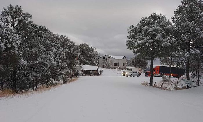 Llega tormenta invernal con lluvia y frío; En la Mesa del Campanero cayó nevada