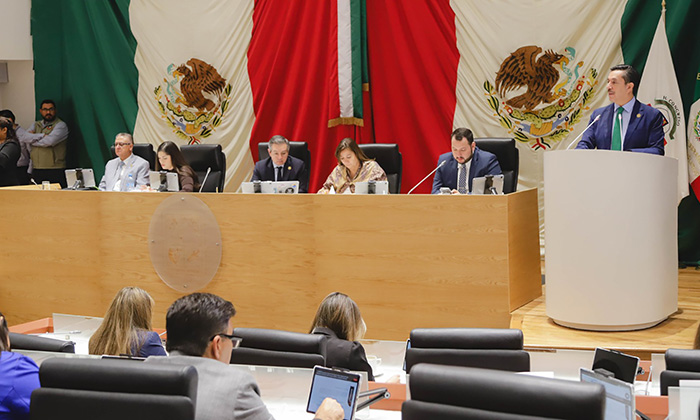 Conmemoran diputados Día del Ferrocarrilero durante sesión la ordinaria