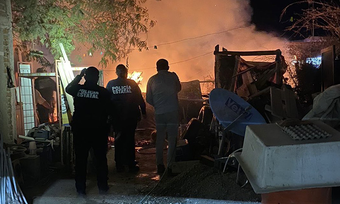 Arrasa fuego con humilde vivienda en la colonia Antorcha Campesina