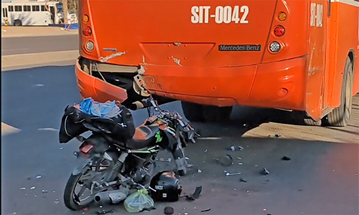 Se impacta motociclista contra camión al norte de Hermosillo