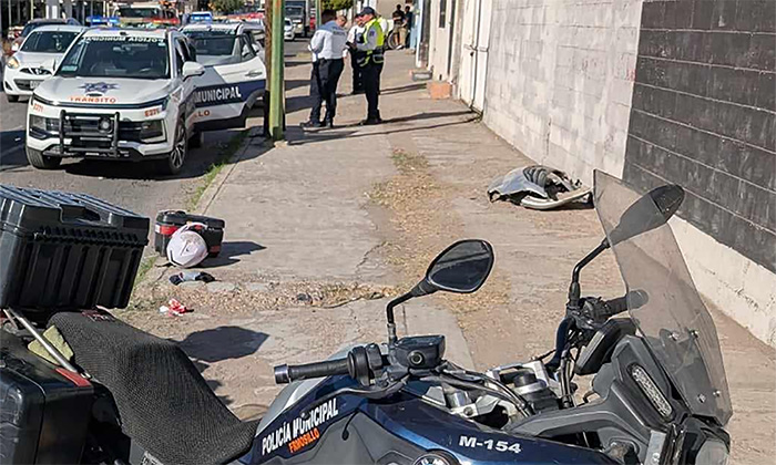 Embiste automóvil a policía motorizado en la colonia Balderrama