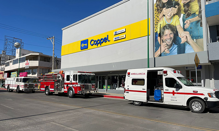 Quedan atrapadas 10 mujeres en elevador en tienda Coppel Serdán, en Guaymas