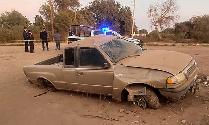 Muere conductor aplastado por pick up en Pótam