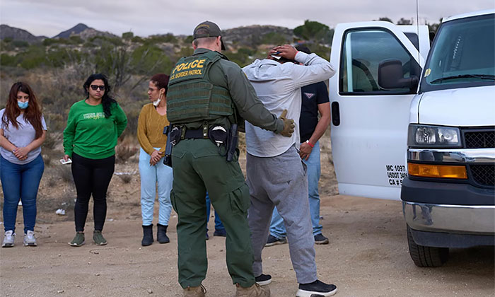 Lanzará México “botón de alerta” para migrantes para protegerlos en caso de detenciones