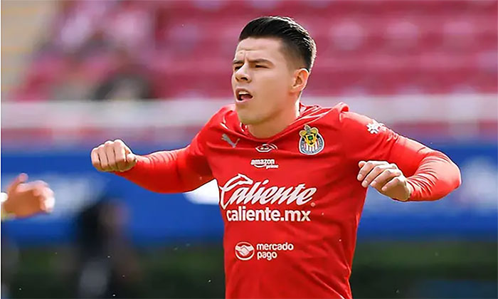 Avanza pase de Pavel Pérez a Nacaxa tras acuerdo con Chivas