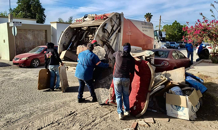 Retiran Autoridades municipales nueve toneladas de cacharros