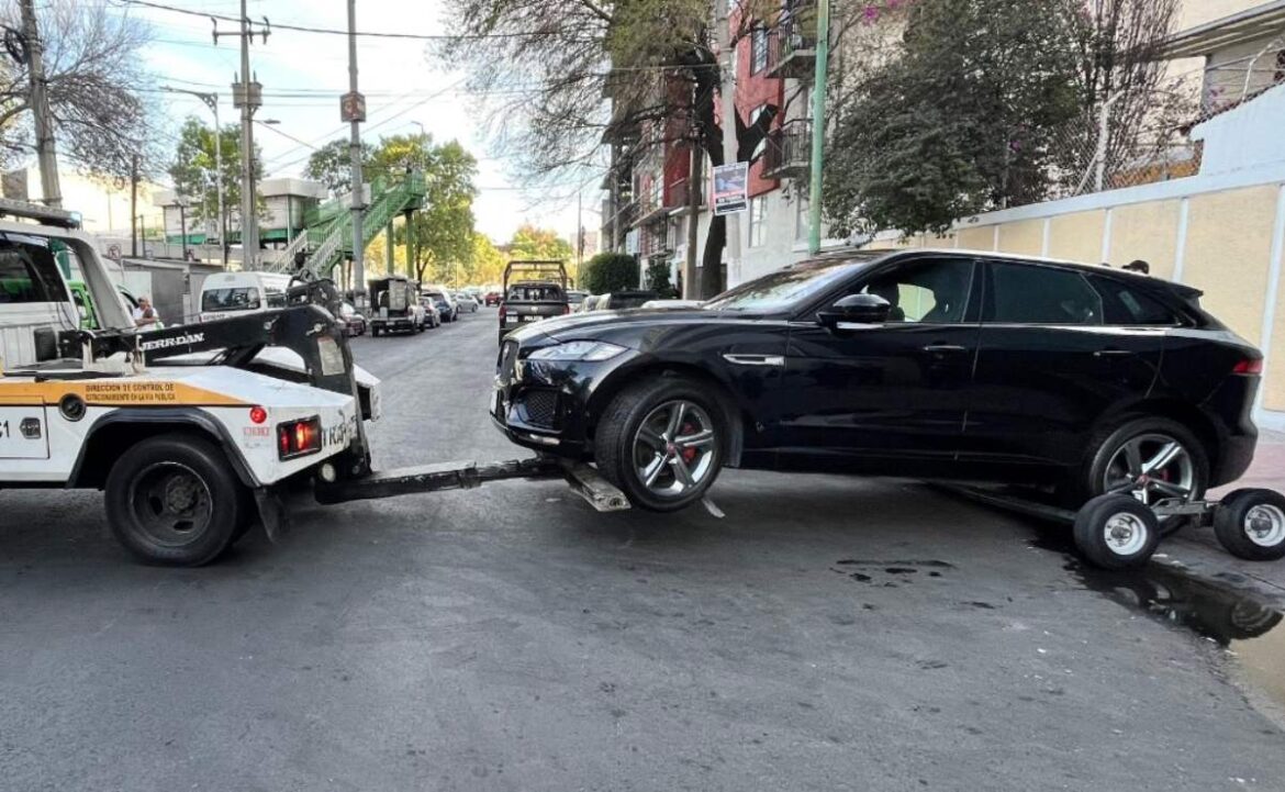 Cateo en el Museo del Automóvil de Coyoacán lleva al aseguramiento de vehículo robado