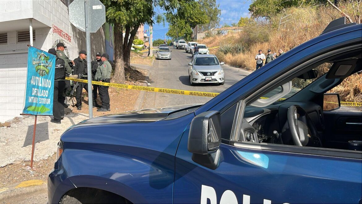 Asesinan a ex agente frente al Congreso del Estado en Culiacán