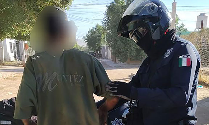 Arrestan a par de presuntos narcomenudistas en distintos operativos