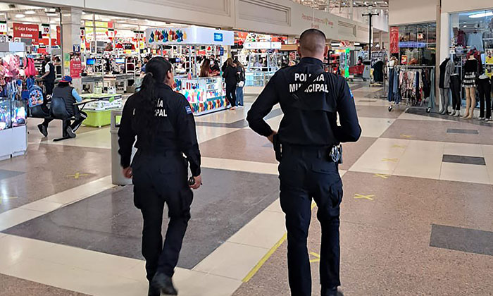 Atrapan a desleal empleado y a ladrona en la colonia Centro