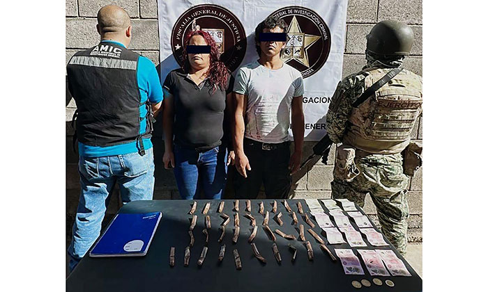 Capturan a pareja de presuntos narcomenudistas en el fraccionamiento Los Ángeles