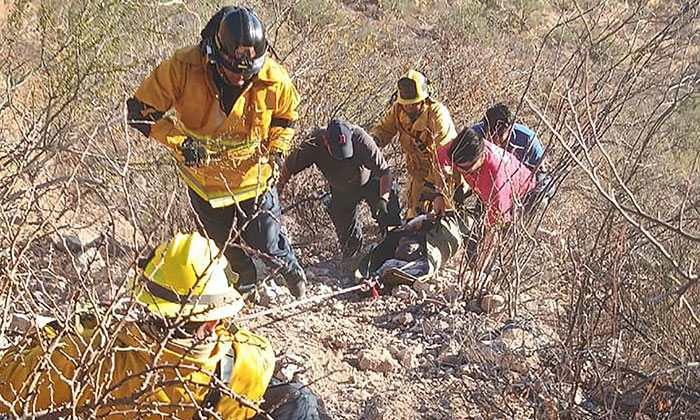 Rescatan con helicóptero a una mujer en San Carlos