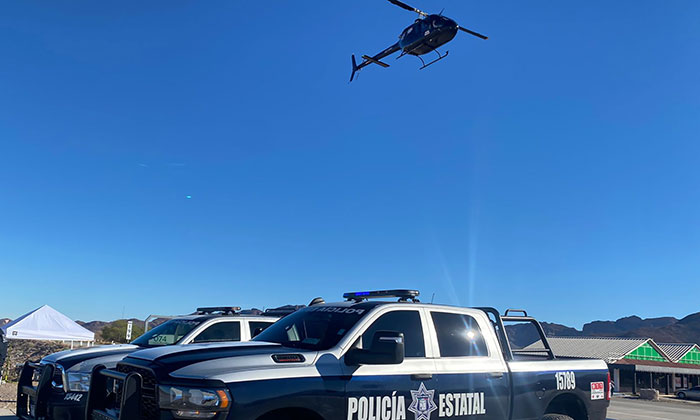 Ofrecen auxilio a vacacionistas en carreteras de Sonora; Personal de la PESP