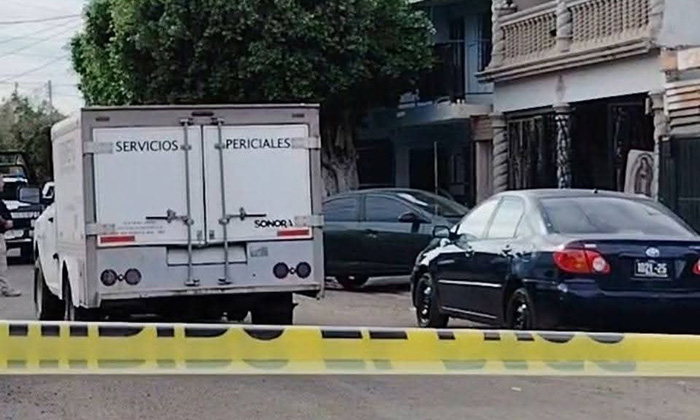 Bebé fallece por golpe de calor en auto