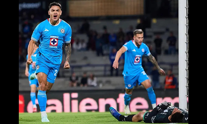 Cruz Azul derrota a Pachuca