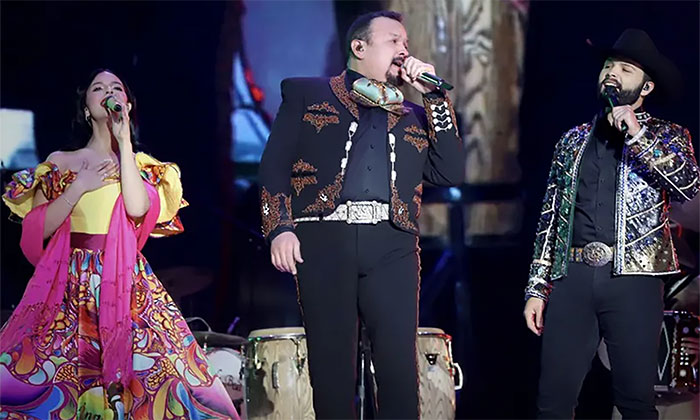 Rendirán homenaje a Paquita la del Barrio; Pepe Aguilar y sus hijos