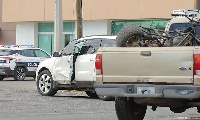 Ocasiona choque caos vial en la colonia Centenario