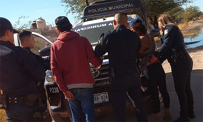 Sorprenden a cinco personas armadas en operativos en distintas colonias
