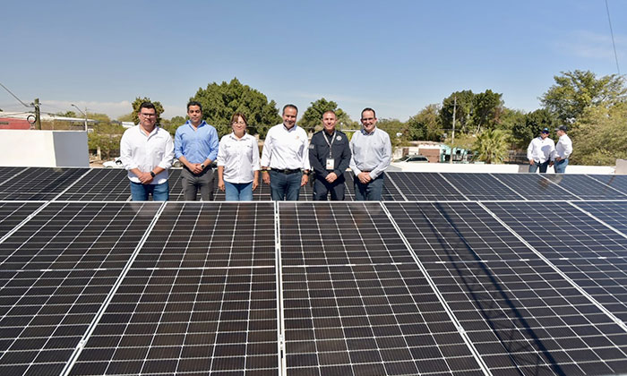 Colocan paneles solares en comandancias de policía en Miguel Alemán y Bahía Kino