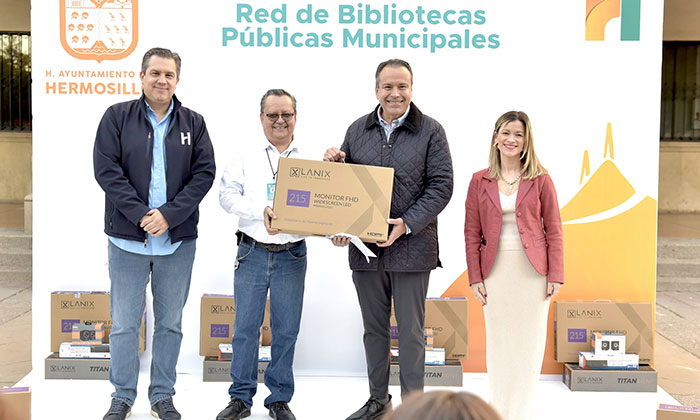 Entrega Toño Astiazarán computadoras a la Red de Bibliotecas Públicas Municipales