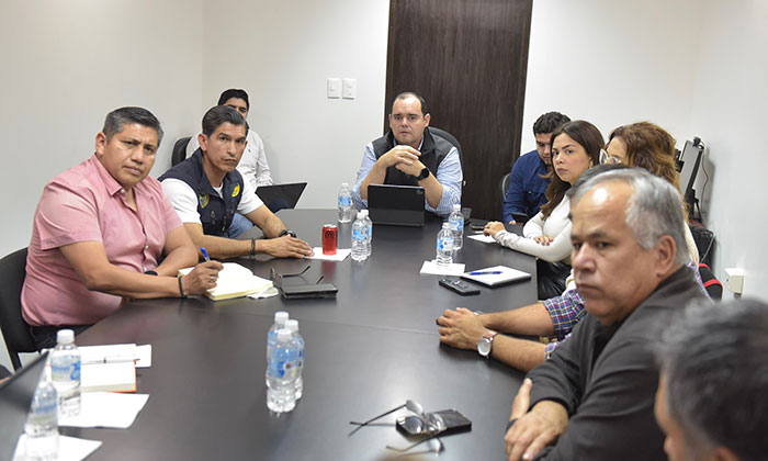 Dialogan autoridades municipales y usuarios