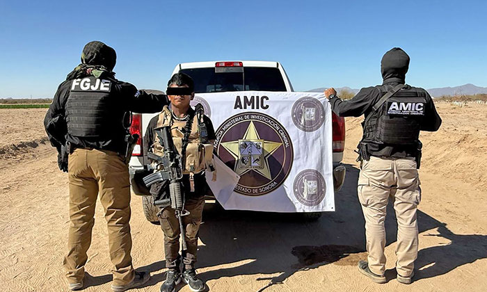 Captura AMIC a sujeto con armas tras enfrentamiento en Caborca