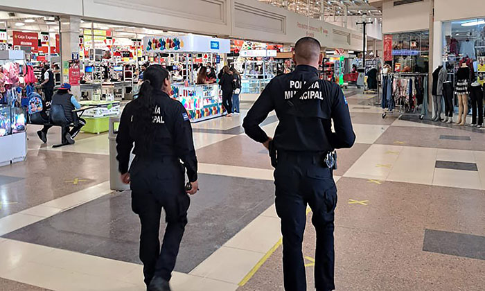 Arrestan a dos sujetos por robo a comercio en distintos establecimientos