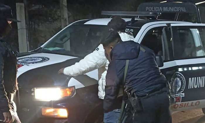 Arremete joven contra su pareja y lo arrestan en el fraccionamiento Los Ángeles