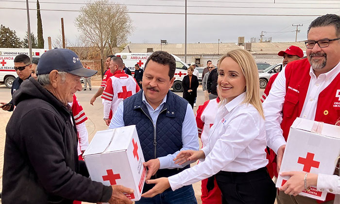 Distribuyen apoyos a comunidad de Naco ante bajas temperaturas