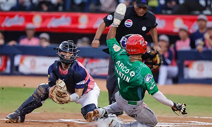 México aplasta a Japón por 7-2