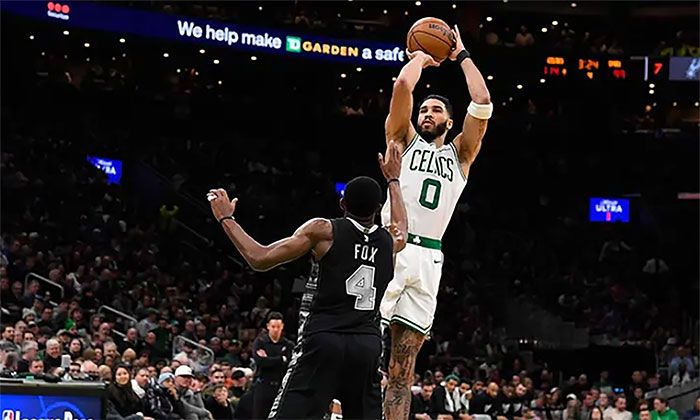 Celtics doblega a San Antonio por 116-103; Suman tres triunfos en fila