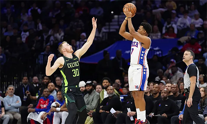 Remonta Celtics y vence a Filadelfia en su casa; Se imponen 118 a 110