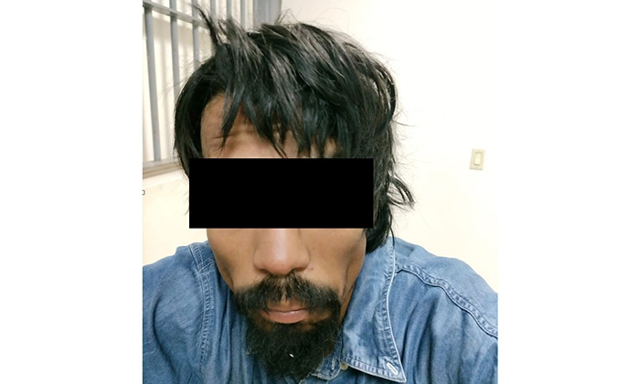 Golpea a su hermana con un ladrillo
