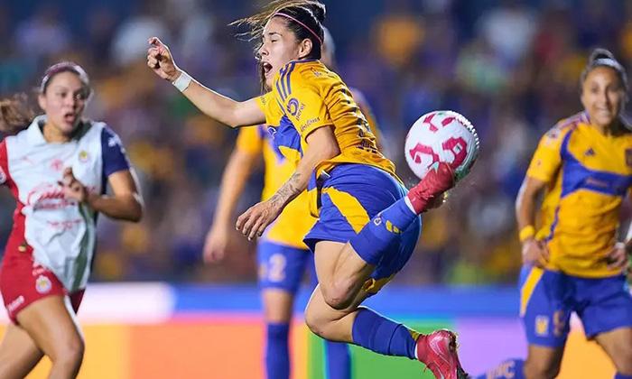 Jacqueline Ovalle bautiza su remate que terminó en golazo