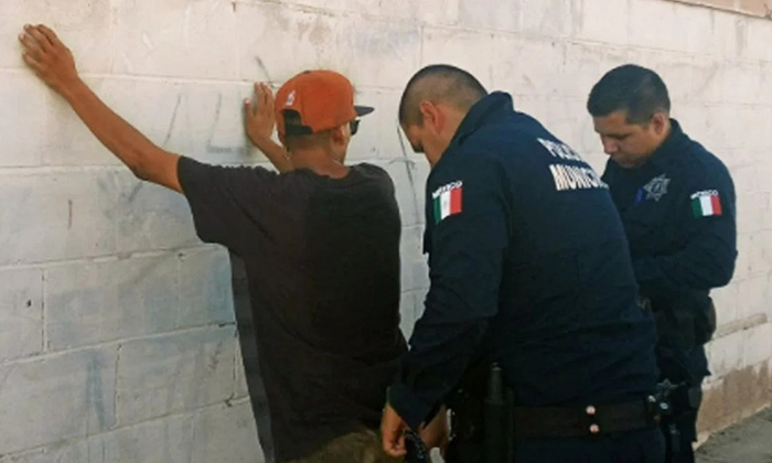 Cae narcomenudista en la colonia el Choyal