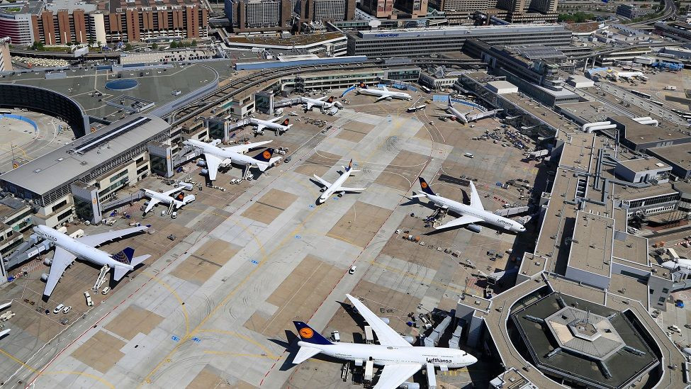 Huelga en aeropuertos alemanes causa cancelación masiva de vuelos y afecta a miles de pasajeros
