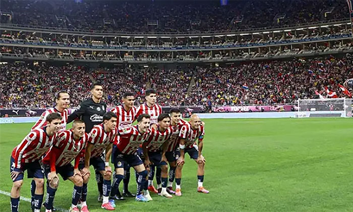 Vetan estadio Akron tras agresión a jugador