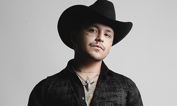 Presenta Christian Nodal dos nuevos temas