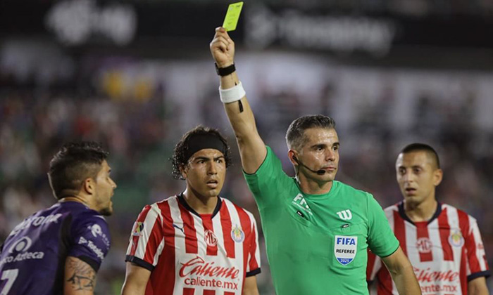 Mazatlán sorprende y empata a Chivas con gol de último minuto