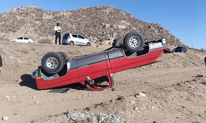 Volcamiento deja un herido en la salida sur de la ciudad