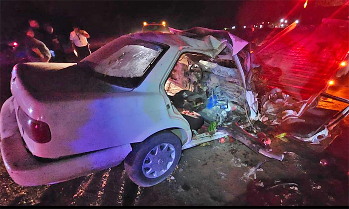 Sobreviven de milagro a choque en la carretera 100 que conduce a Bahía de Kino