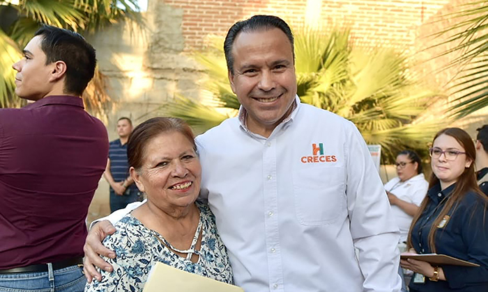 Atiende Toño Astiazarán a familias de la San Benito con el programa Miércoles en tu colonia