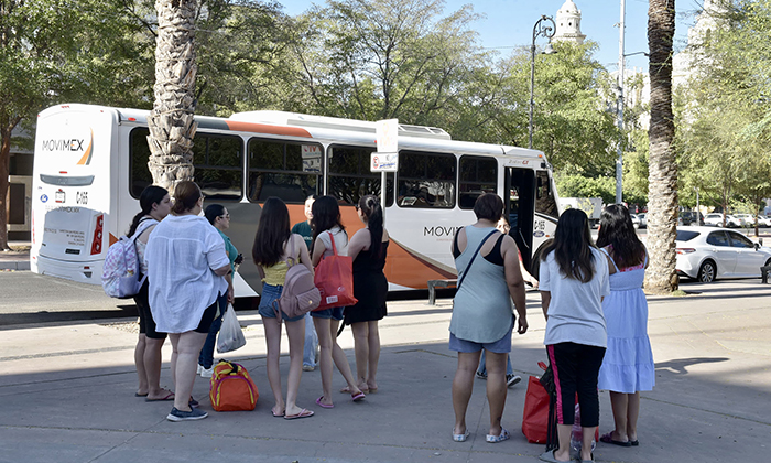 Disfrutan viajes gratis a Bahía Kino tras aportar un kilo de ayuda