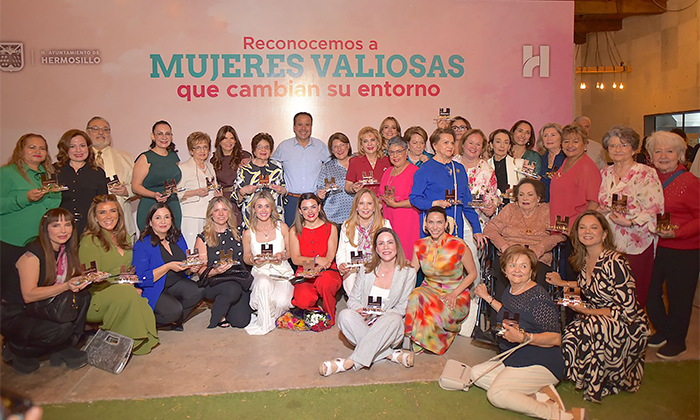 Reconocen Toño Astiazarán y Patty Ruibal a mujeres