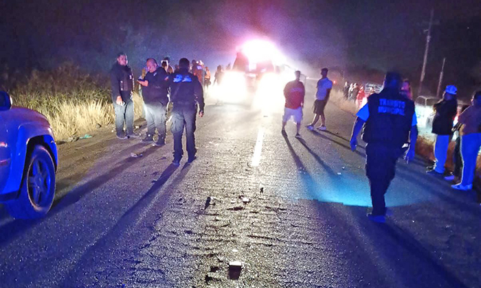 Graves motociclistas impactados por auto “fantasma” en la carretera estatal 85