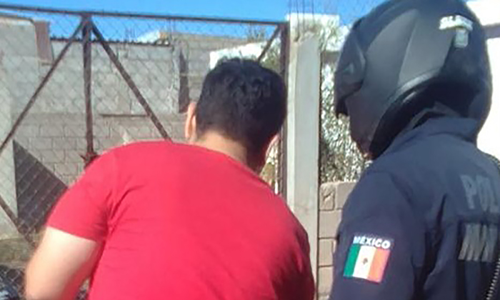 Caen dos presuntos “tiradores” de drogas en distintas colonias