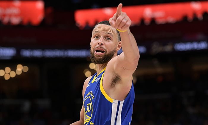 Curry vive noche histórica con Warriors